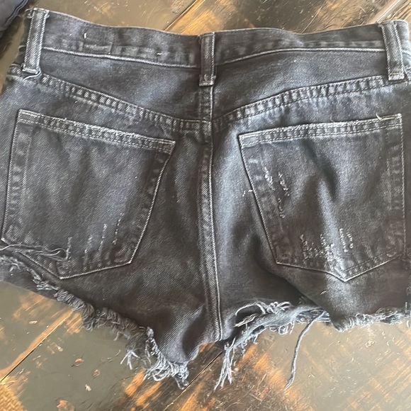 We The Free Distressed Jean Shorts - Picture 5 of 5